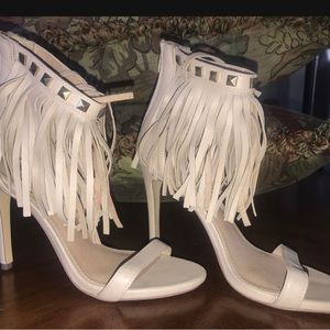 STEVE MADDEN • Tan Fringed High Heel Sandal • sz 8